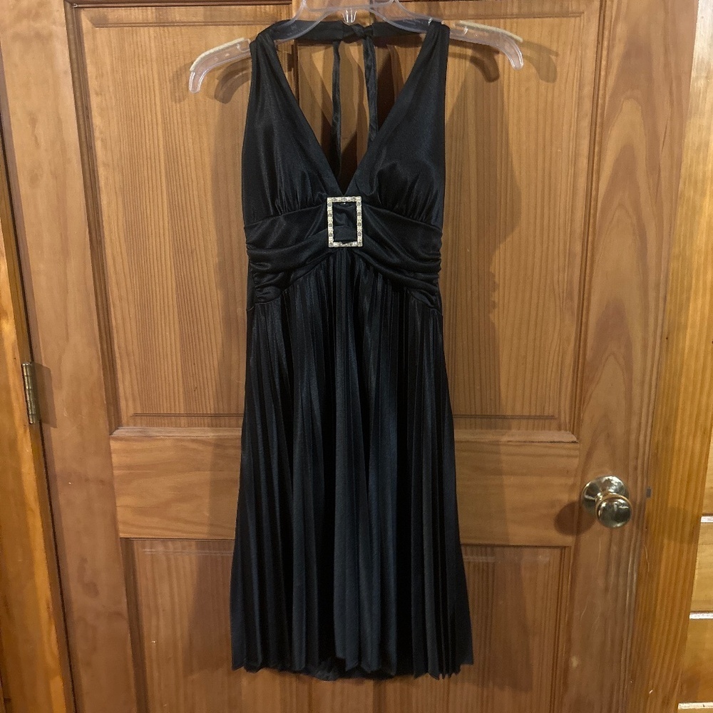 Beautiful holiday dress by Speechless.